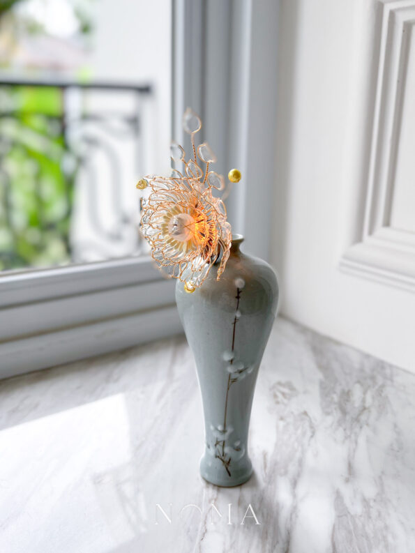 FLR-202100035-LR-Lantern-Lotus-Transparent-Hairpin-Gold-Transparent