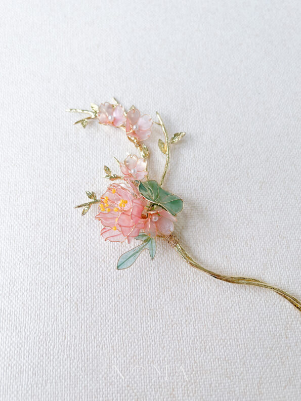 FLR-202200023-Scenery-Blushing-Blooms-Hairpin-18k-Yellow-Gold-Pink-2