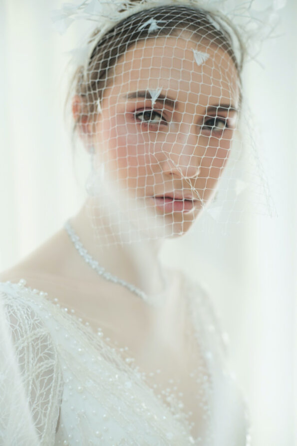 HMV-201900020-Cant-Help-Falling-in-Love-Veil-White-2