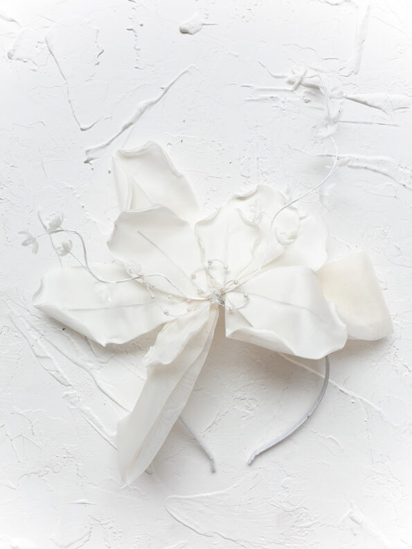 HMV-201900022-Delicate-Ribboned-Veil-White-1