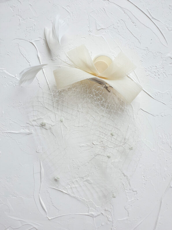 HMV-201900025-Millinery-Twist-Veil-White-1
