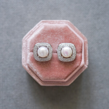 Pearl Cushion Bezel Earrings 8 mm - Rhodium White Gold, White Pearl