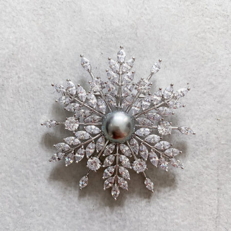 Snowflakes Arrangement Brooch - Rhodium White Gold, Black Pearl