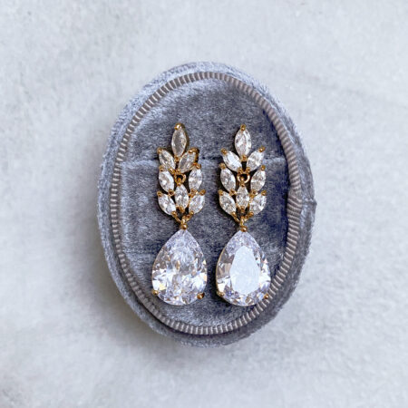 Exquisite Earrings - 18k Yellow Gold