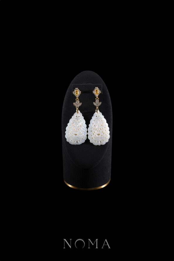 PJW-202300002-Oval-T-Carved-Intricate-Teardrop-Shell-Earrings-18k-Yellow-Gold-White-Mother-of-Pearl