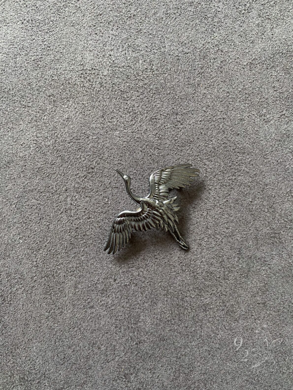 925-201900001-Flying-Crane-Brooch-Black-Rhodium-1