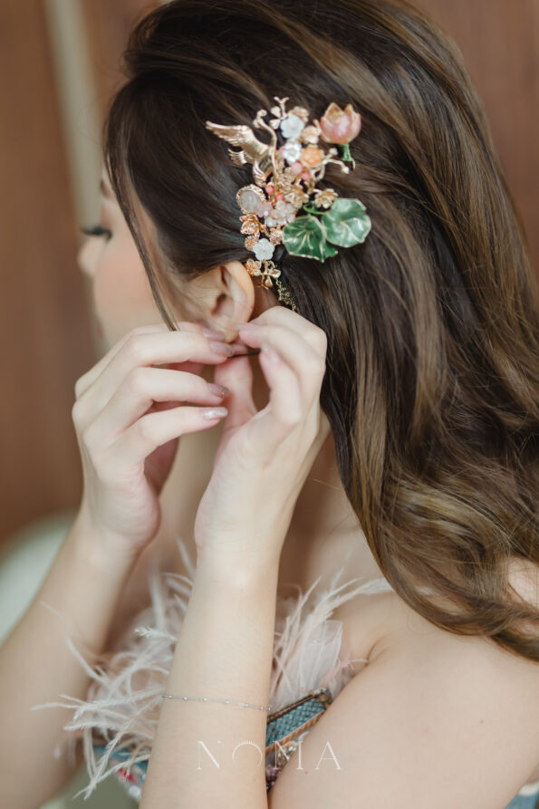 CHN-202200147-Flying-Crane-Floral-Theme-Side-Haircomb-Gold-Pink-Right-1
