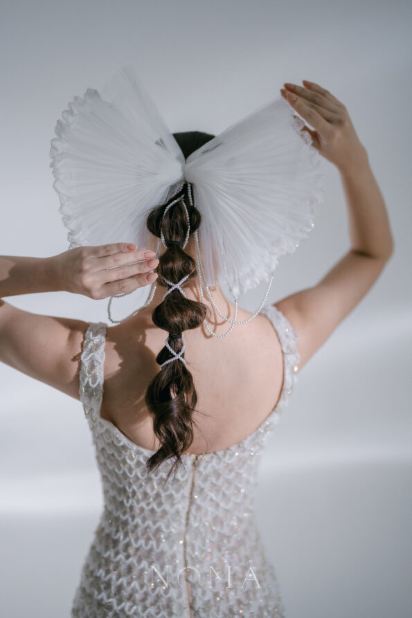 HMV-202300007-Pleated-Bow-with-Dangling-Pearl-Haircomb-White-Silver-White-4