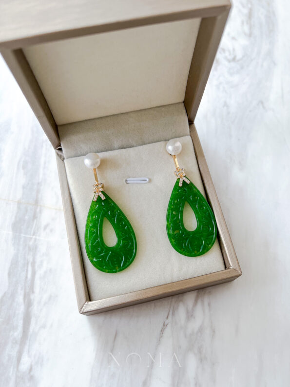 JJW-202200021-Carved-Teardrop-Hollow-Jade-with-Pearl-Earrings-18k-Yellow-Gold-Jade-1