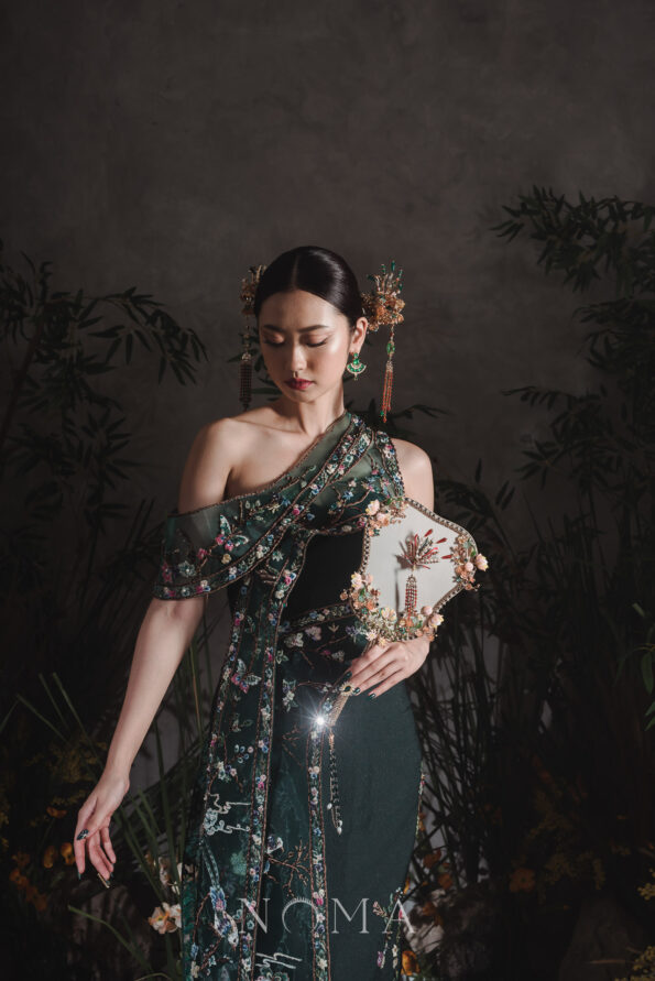 JJW-202300007-Fan-Shaped-Oval-Round-Jade-Earrings-18k-Yellow-Gold-Jade-1