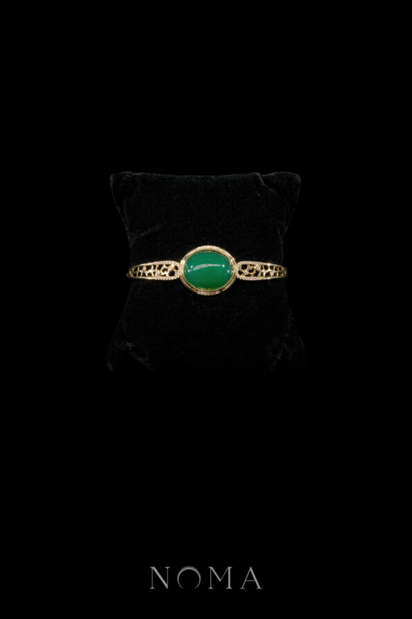JJW-202300040-Oval-Jade-Simple-Art-Bangle-18k-Yellow-Gold-Jade