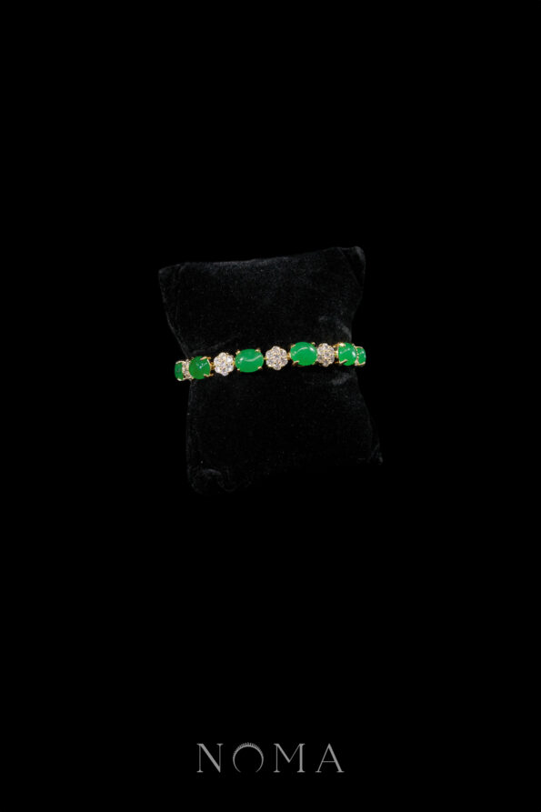 JJW-202300044-Superior-Oval-Jade-Mix-Round-Paved-Bracelet-18k-Yellow-Gold-Jade-1
