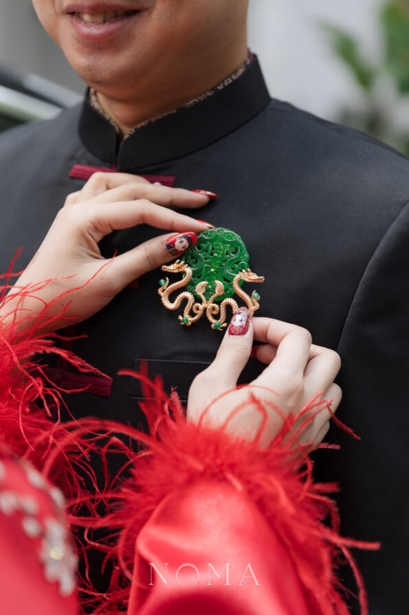 CHN-201900004-Carved-Jade-Dragon-Brooch-Gold-Jade-2