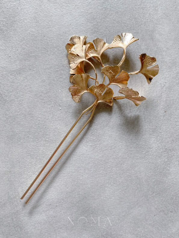 CHN-202000080-Ginkgo-Garden-Hairpin-18k-Yellow-Gold