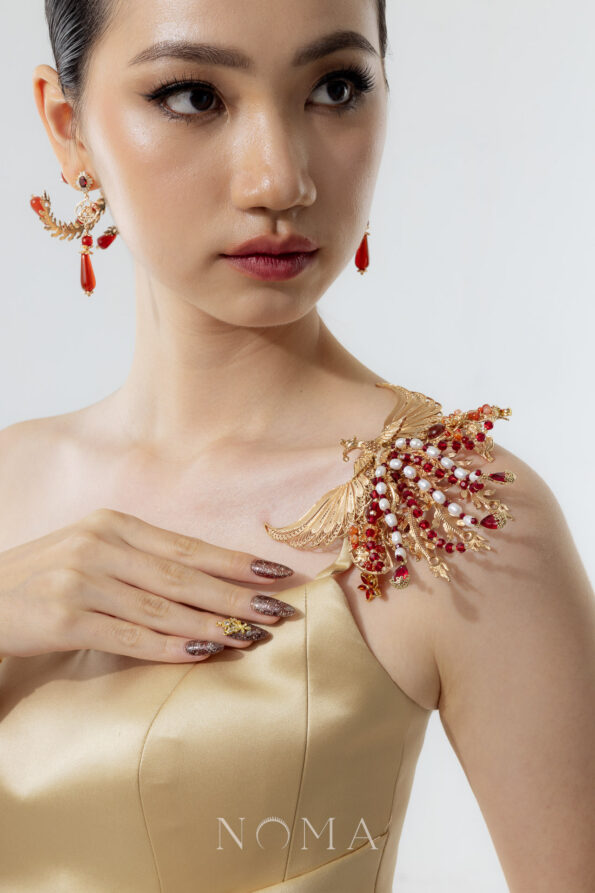 CHN-202200111-Phoenix-Open-Wing-Ponytail-Cuff-Gold-Red-4