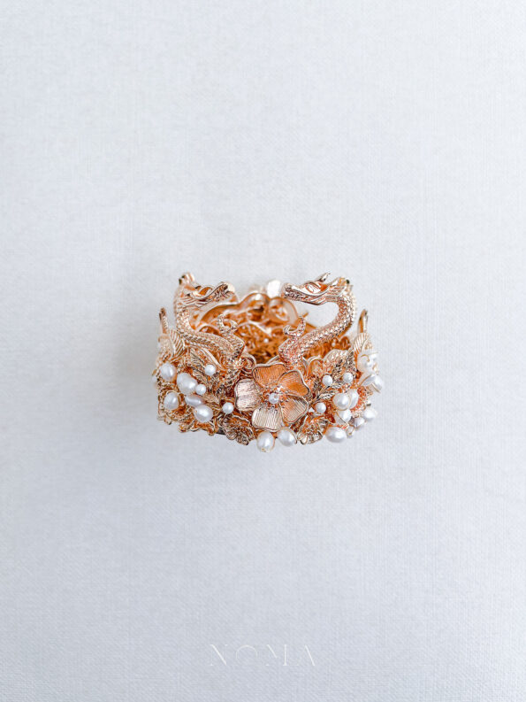CHN-202200121-Twin-Dragon-Flower-Cuff-Gold-1