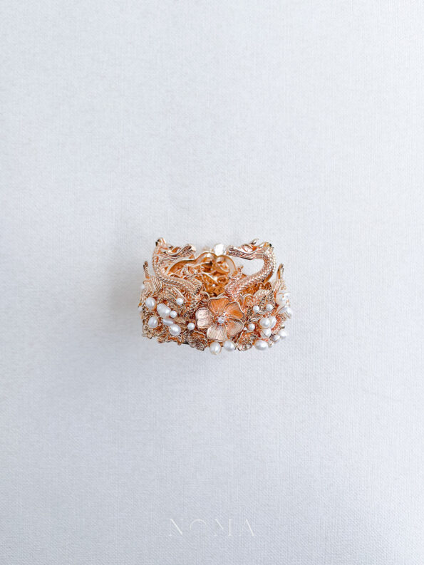 CHN-202200121-Twin-Dragon-Flower-Cuff-Gold