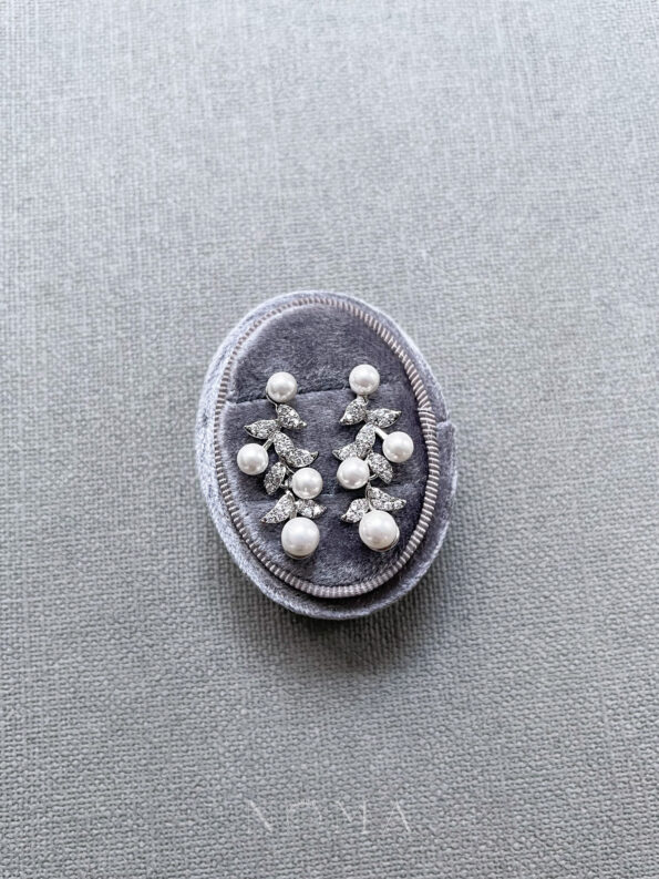 DJW-202100083-Paved-Vinery-Pearl-Earrings-Rhodium-White-Gold-White-Pearl-1