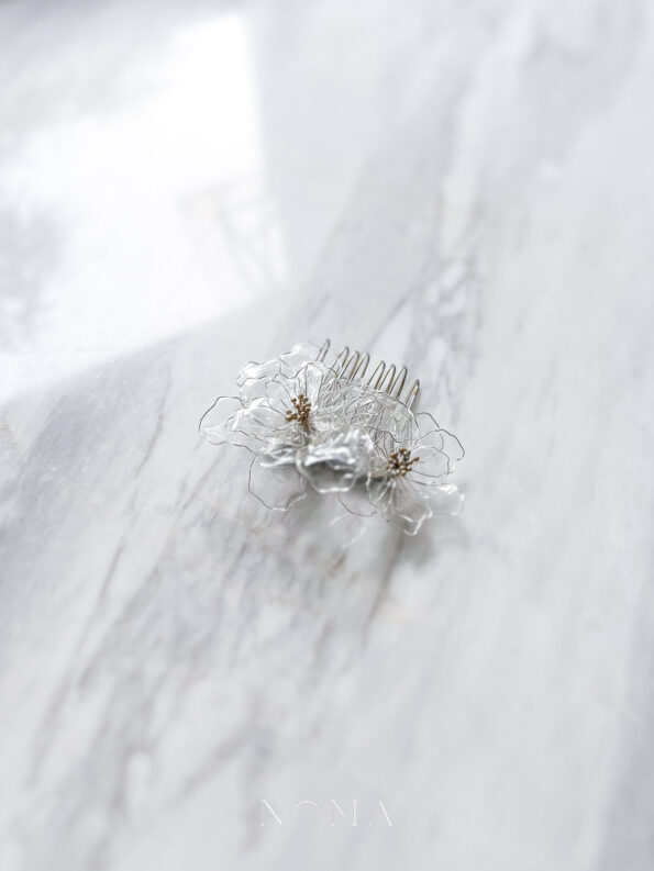 FLR-202000057-LR-Transparent-Flower-Small-Haircomb-Silver-Transparent-1