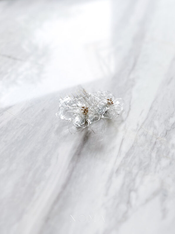 FLR-202000057-LR-Transparent-Flower-Small-Haircomb-Silver-Transparent-2