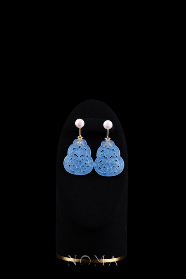 JJW-202300012-Carved-Floral-Gourd-Jade-with-Pearl-Earrings-18k-Yellow-Gold-Blue-Jade