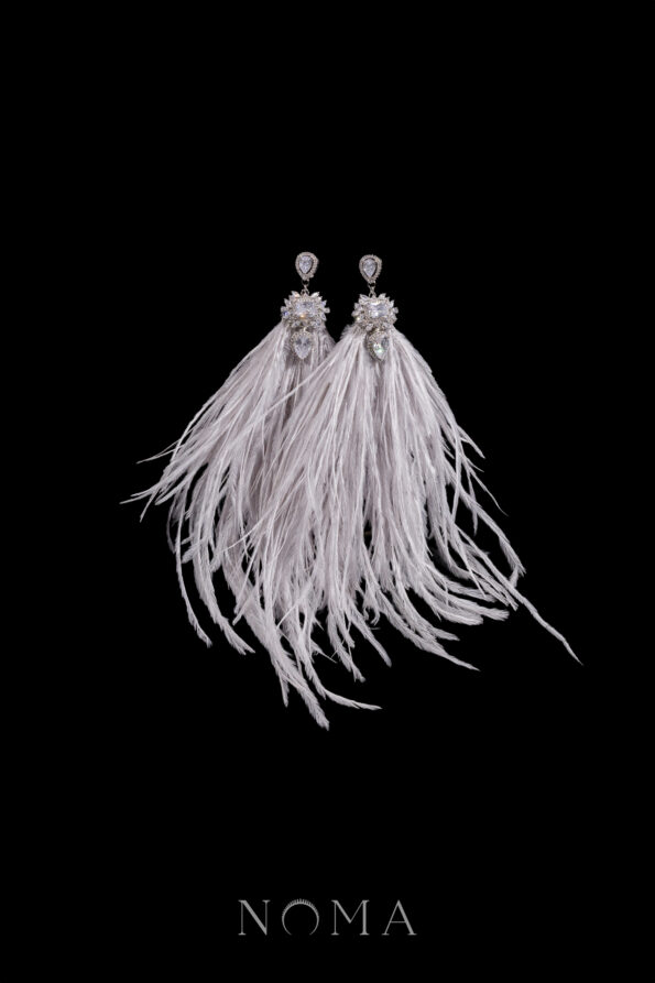 ACC-202200076-Gorgeous-Feathery-Earrings-White-Gold-Grey
