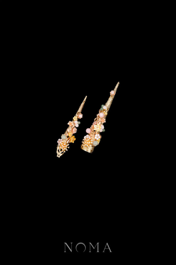 CHN-202400056-Floral-Decorated-Nail-Armor-Set-Gold-Pink-2-pcs