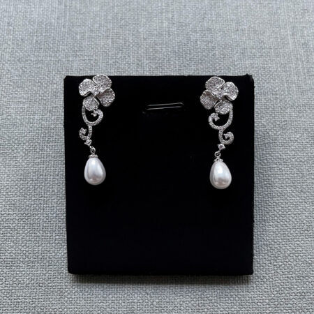 Paved Flower Pearl Earrings - Rhodium White Gold, White Pearl