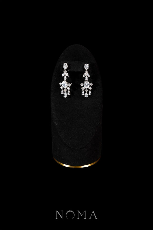 DJW-202400064-Royal-Oval-Dangling-Earrings-Rhodium-White-Gold-White-Diamond