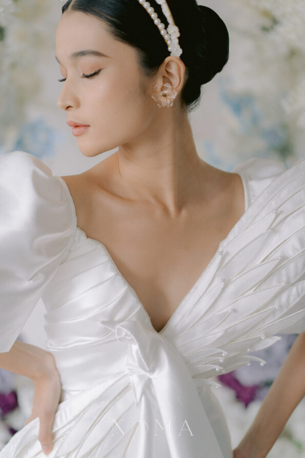 FLR-202000051-LR-Transparent-Flower-Earrings-Gold-Transparent-1