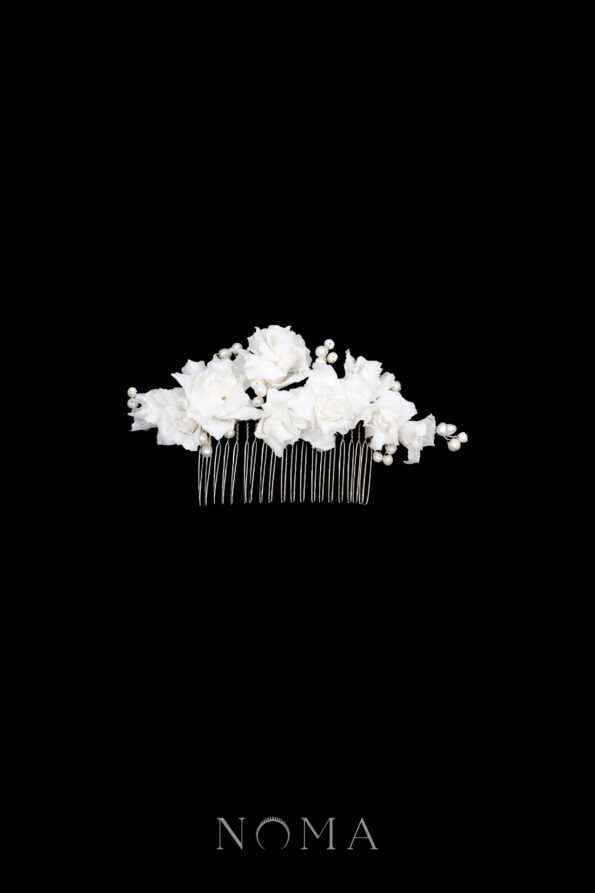 FLR-202400017-CC-Magnolia-Garden-with-Pearl-Haircomb-White-Silver-White