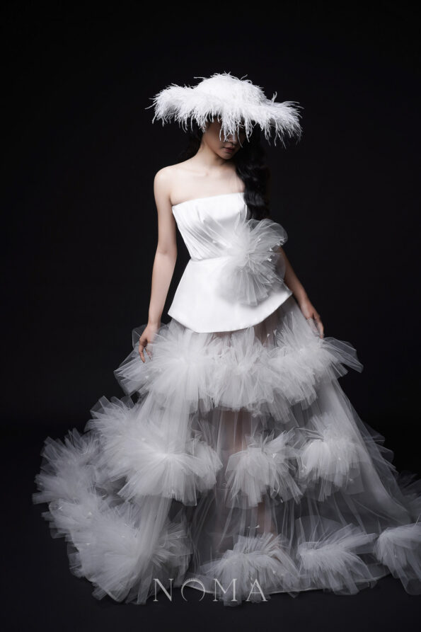 HMV-202300004-Full-Feather-Hat-White-2