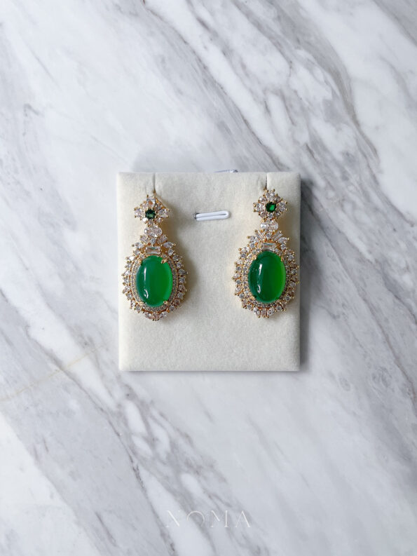 JJW-202200008-Superior-Oval-Jade-Halo-Treasure-Earrings-18k-Yellow-Gold-Jade-1