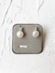 Pearl Dot Earrings 8 mm - Rhodium White Gold, White Pearl