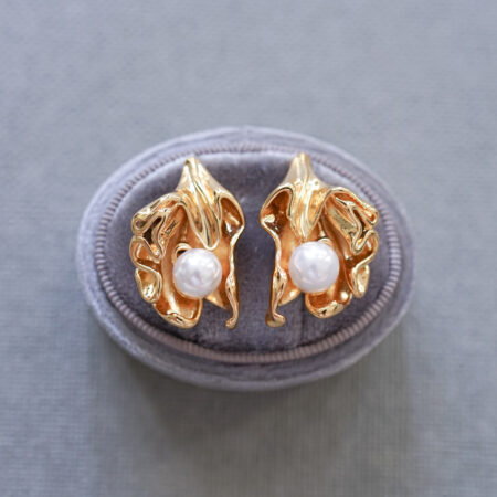 Sea Shell Earrings - 18k Yellow Gold