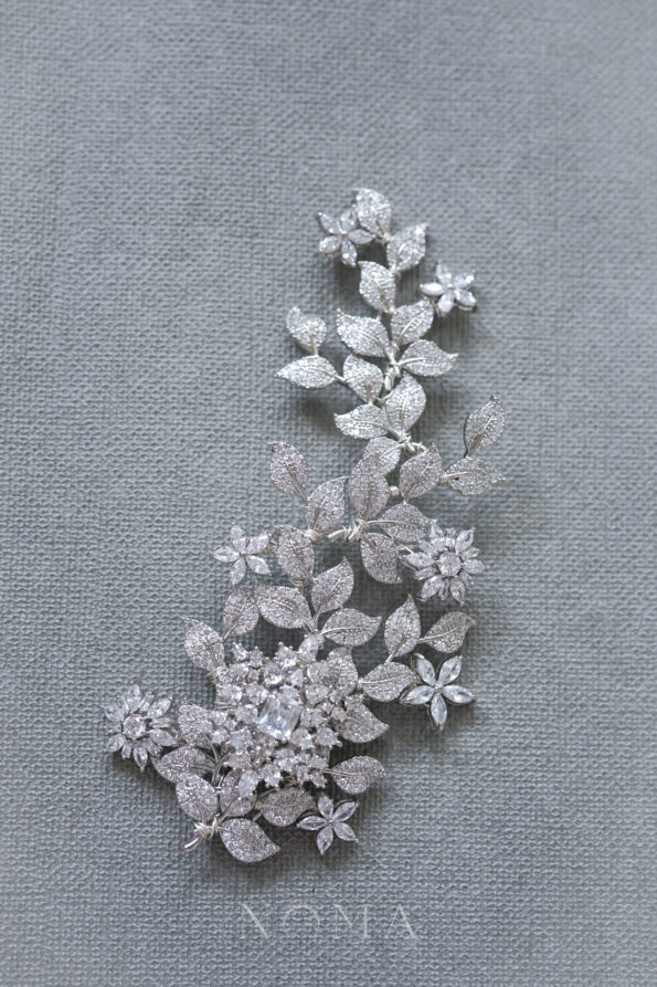 ACC-202100074-Paved-Twigs-Royal-Art-Side-Hairvine-or-Brooch-White-Gold-Right-2