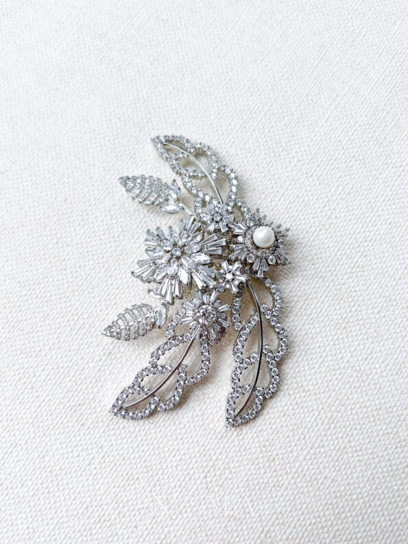 ACC-202200004-Flo-Snowflakes-Hairvine-or-Brooch-White-Gold-2