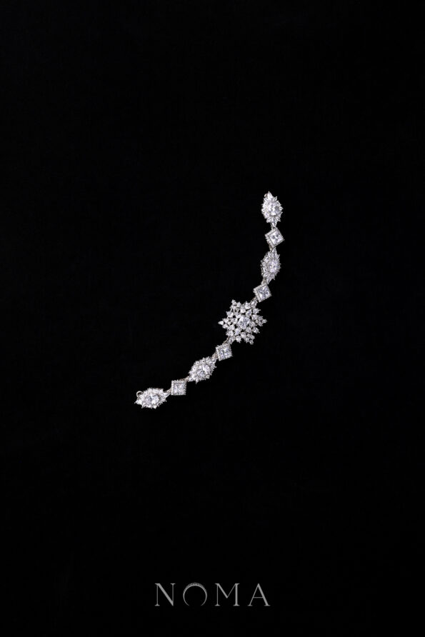 ACC-202200024-Squared-Geometry-Partition-Hairvine-White-Gold-1