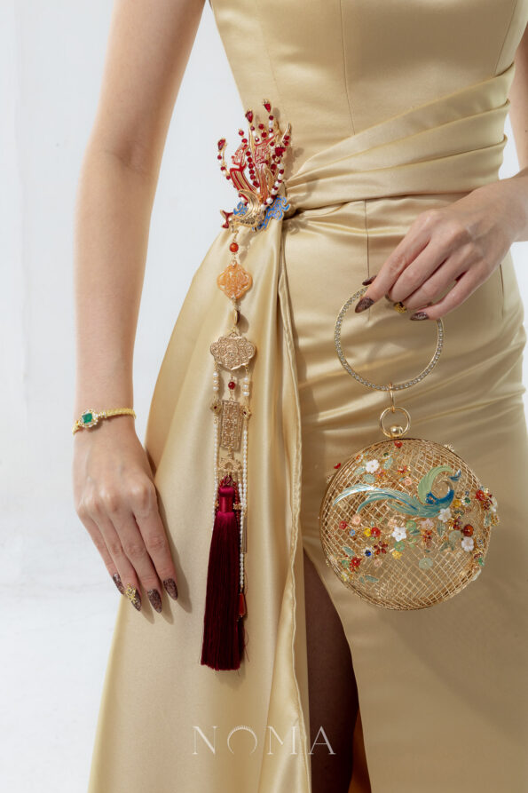 CHN-202400016-Colorful-Phoenix-Glide-Bloom-Clutch-Gold-4