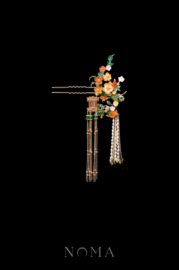 CHN-202400238-Curved-Branch-Flowers-Hairpin-Gold-Left