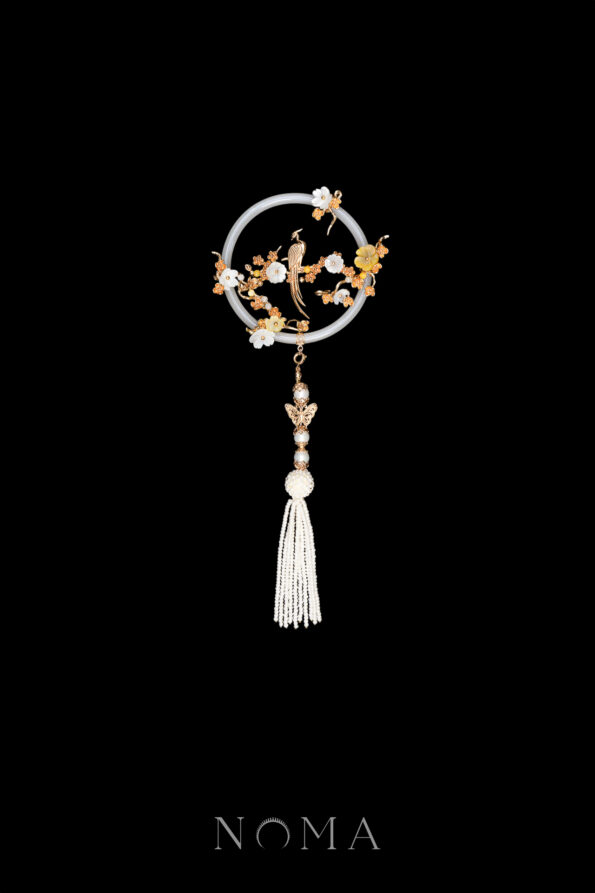 CHN-202400268-Bird-on-Petite-Branch-Knob-Gold-White