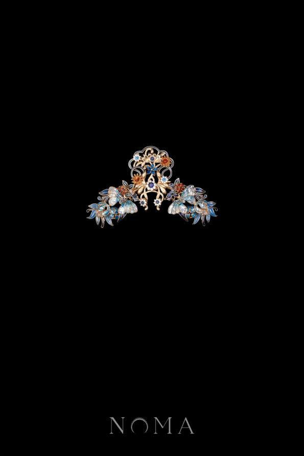 CHN-202500081-Colorful-Mosaic-Butterfly-Inspiration-Small-Middle-Gold-Sapphire