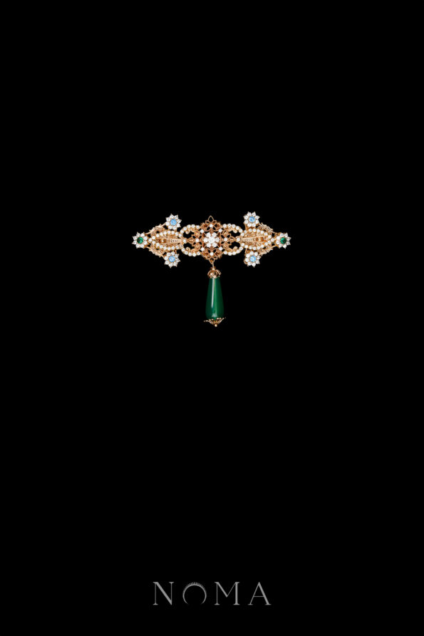 CHN-202500171-Decorated-Arrow-Pear-Jade-Brooch-Gold-Jade