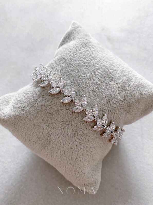 DJW-201900022-Blooming-Marquise-Bracelet-Rhodium-White-Gold