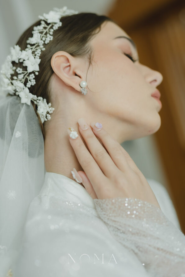 DJW-201900350-Paisley-Pearl-Earrings-Rhodium-White-Gold-White-Pearl-6