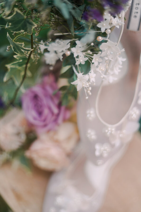 FLR-202000009-CC-White-Petals-Hairpin-Set-Silver-White-3-pcs-5