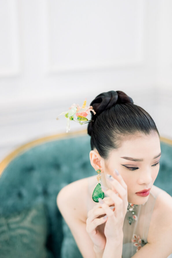FLR-202000029-LR-Hummingbird-Hairpin-Gold-Pink-4