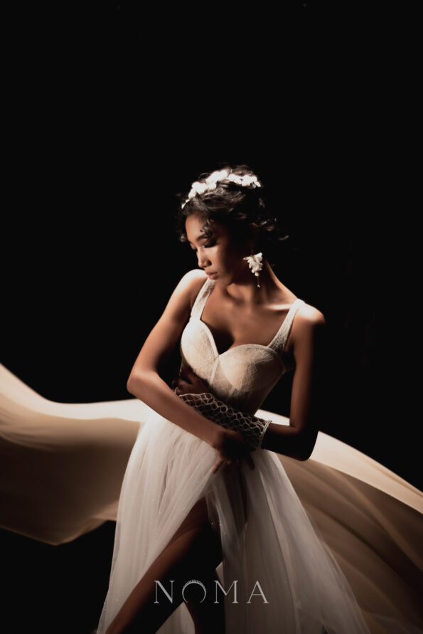 FLR-202300008-SS-Blooming-Glittery-Earrings-Gold-White-Clip-2