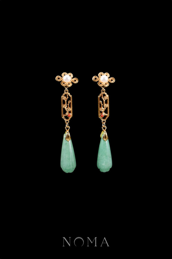 JJW-202300022-Cherry-Blossoms-Pear-Bud-Jade-Earrings-Doff-Gold-Light-Jade