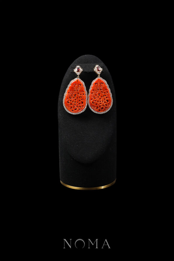JJW-202400002-Superior-Oval-T-Carved-Rounded-Teardrop-Small-Jade-Earrings-18k-Yellow-Gold-Red-Jade